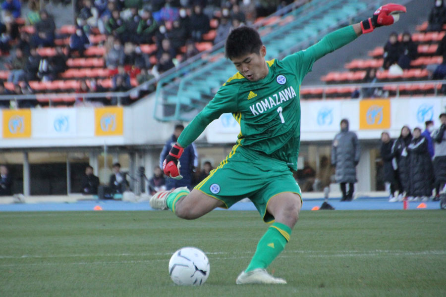 GK宮崎のシュートが止められ、PK戦で涙を呑んだ【写真：Football ZONE web】