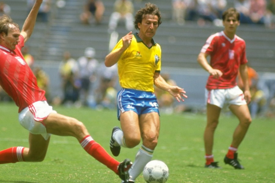 サッカーの神様 ジーコ ブラジル代表時代のラストゴールに反響 まさに天才だ フットボールゾーン