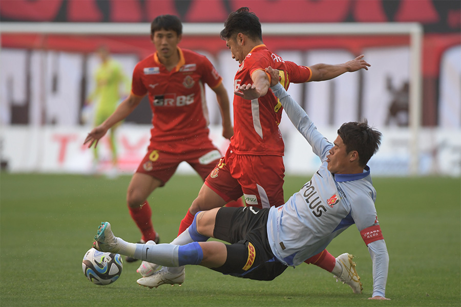 酒井宏樹が名古屋戦で負傷交代【写真：Getty Images】