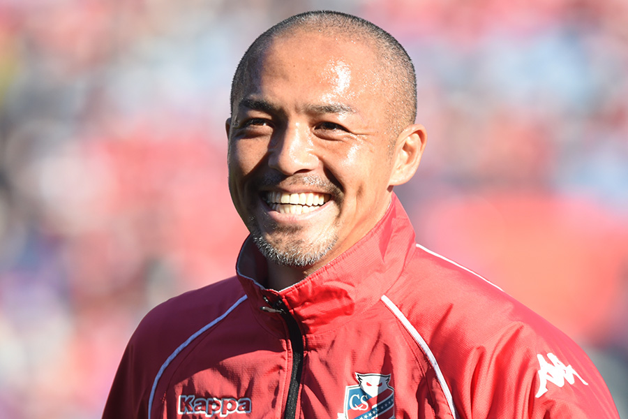 札幌でプレーする小野伸二【写真：Getty Images】