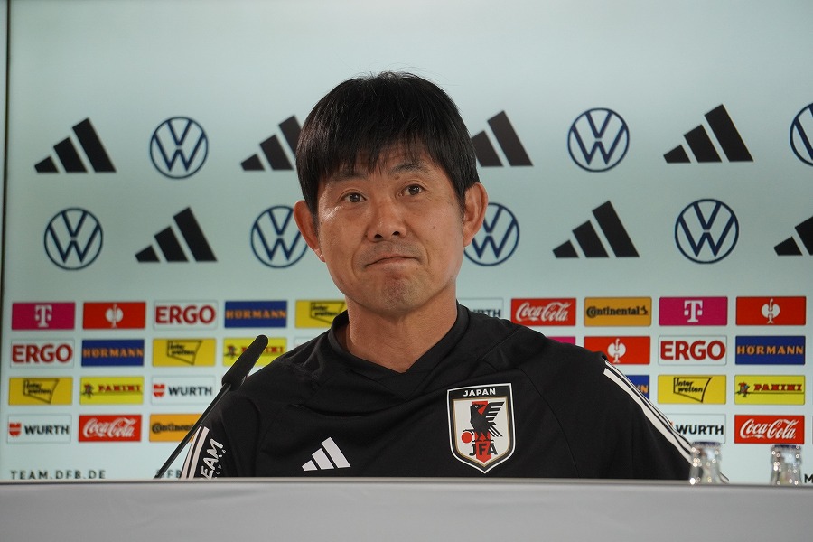 日本代表を率いる森保監督【写真：FOOTBALL ZONE編集部】