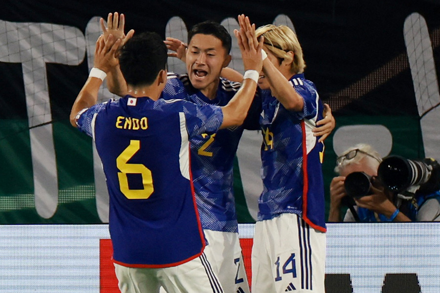 日本代表が2-1で前半リード【写真：ロイター】