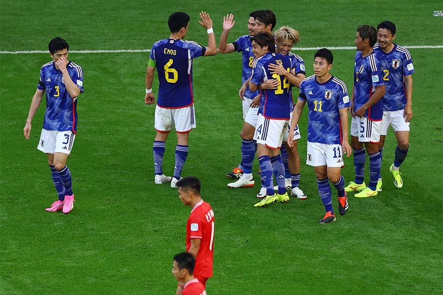 ベトナムに4-2で勝利した日本代表【写真：ロイター】