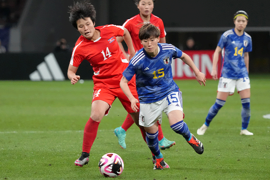 藤野あおばがヘディングで追加点【写真：Getty Images】