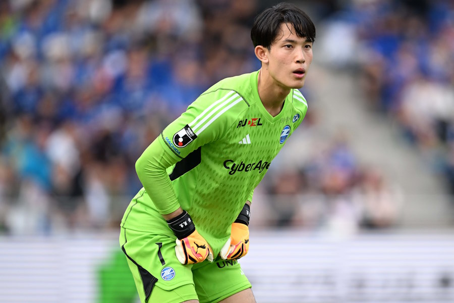 元日本代表DFも困惑「分かんないねこれ」 町田GKが飛び出し接触…ノーファウル判定が波紋 | フットボールゾーン