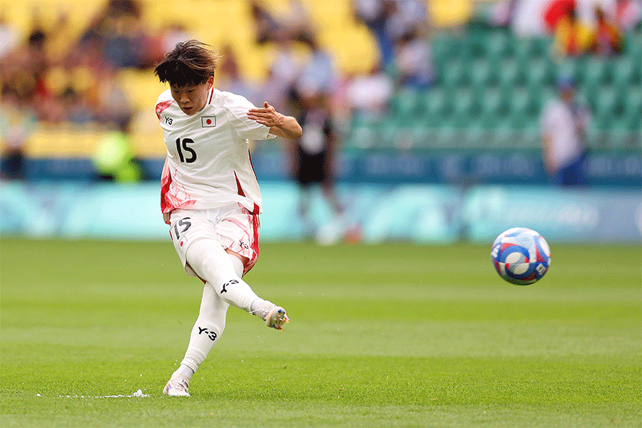 藤野あおばの直接FKでなでしこジャパンが先制【写真：Getty Images】