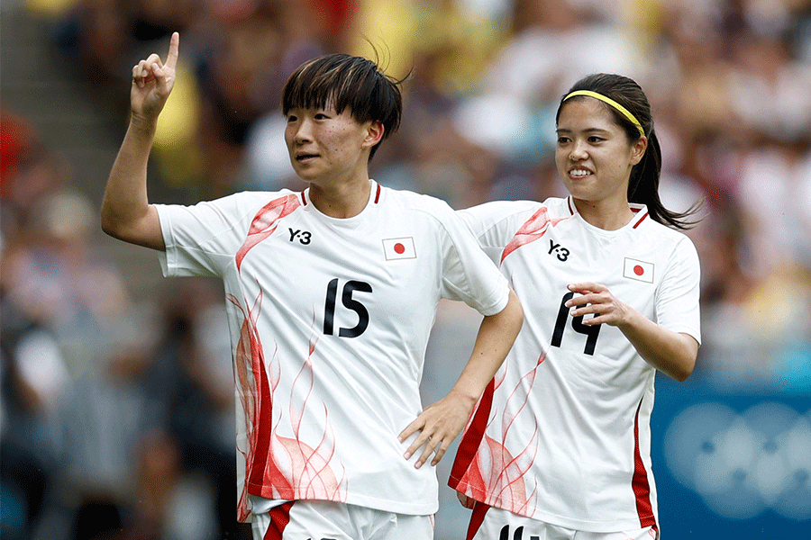 ブラジル戦でメンバー外となった藤野あおば（15番）【写真：ロイター】