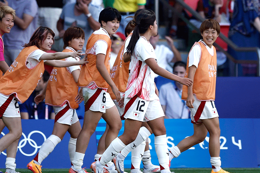 谷川萌々子（12番）が試合終了間際に逆転ゴール【写真：早草紀子】