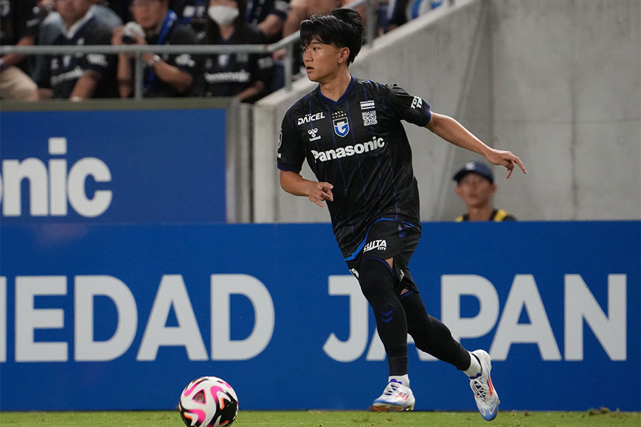 G大阪から松本山雅へ期限付き移籍した中村仁郎【写真：Getty Images】