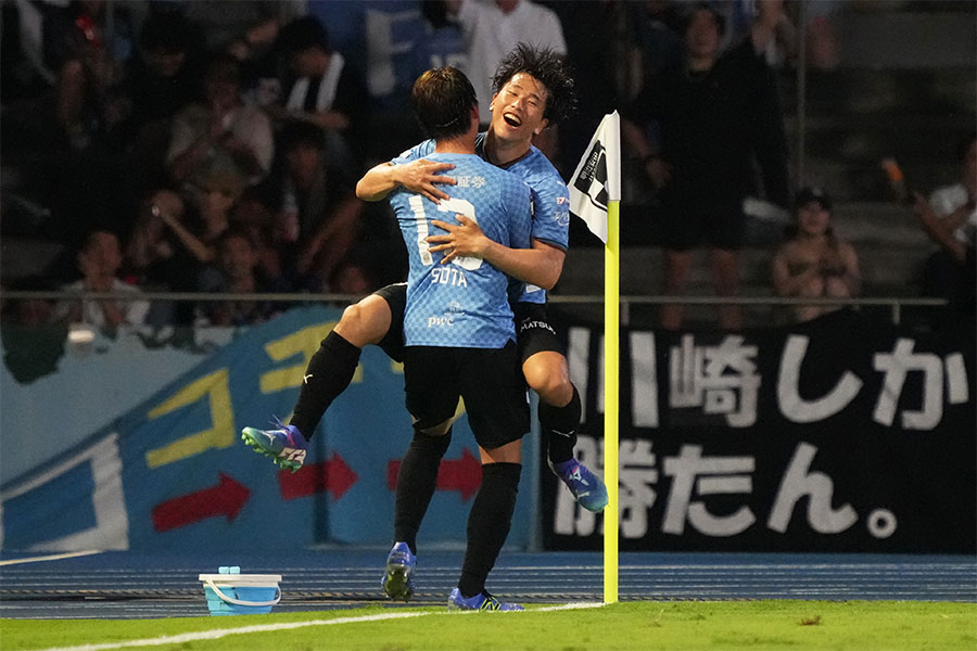 ヴィッセル神戸を破った川崎フロンターレ【写真：Getty Images】