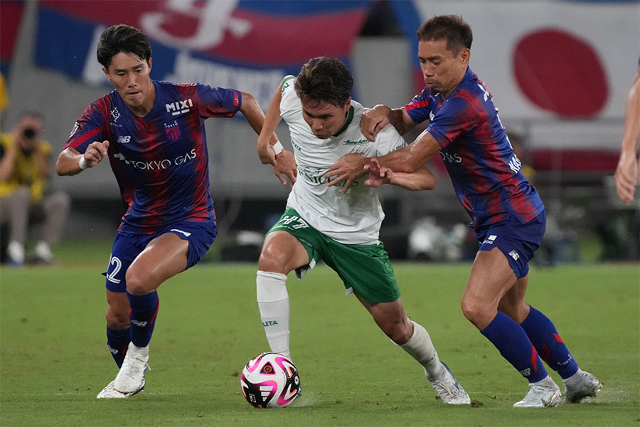 FC東京と東京ヴェルディが対戦した【写真：Getty Images】