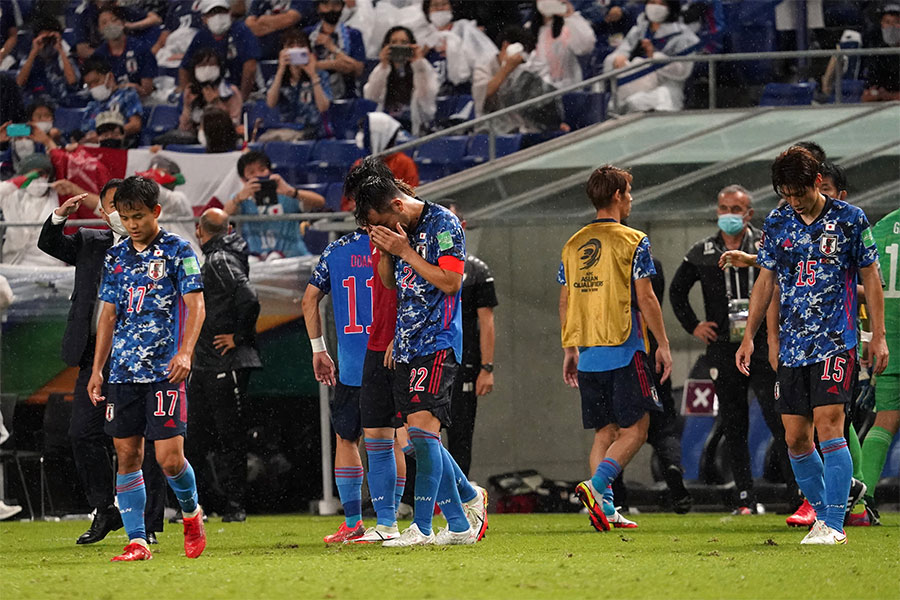 カタールW杯アジア最終予選でオマーンに敗れた日本代表【写真：Getty Images】