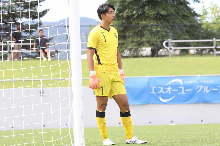 明治大4年GK上林豪【写真：FOOTBALL ZONE】