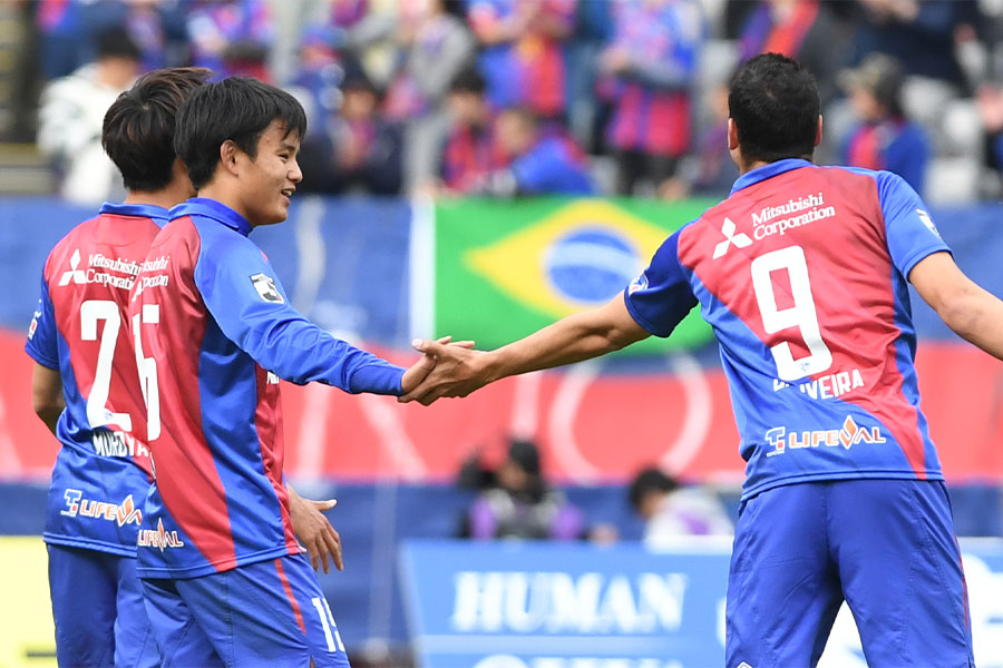 FC東京で共闘した久保建英とディエゴ【写真：Getty Images】