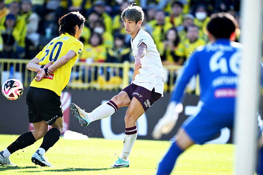 神戸の大迫勇也【写真：徳原隆元】