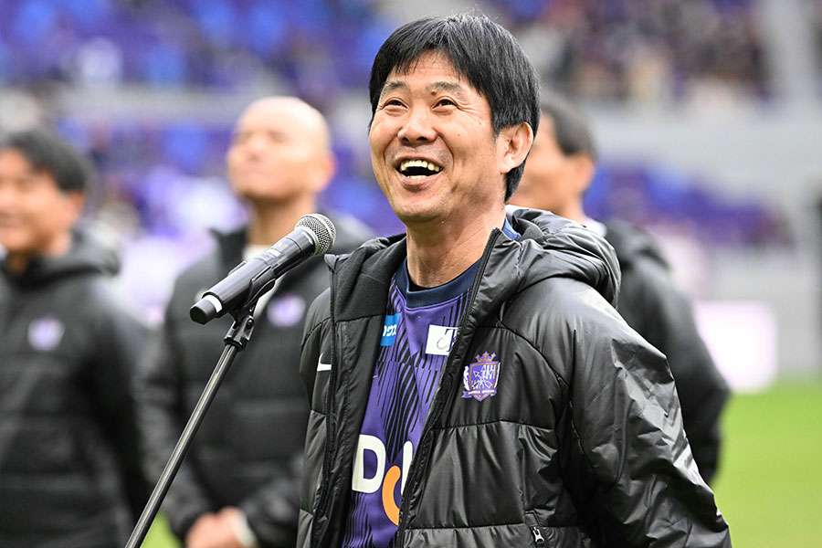 森保一監督がスタメンで試合に出場した【写真：徳原隆元】