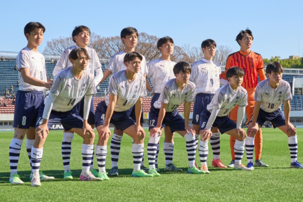 悔しさを吐露した米子北3年生FW柴野惺（背番号8／後列左端）【写真：山口 培】