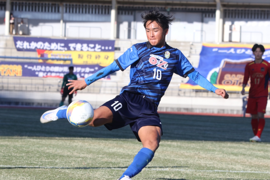 大津の10番MF嶋本悠大【写真：FOOTBALL ZONE】