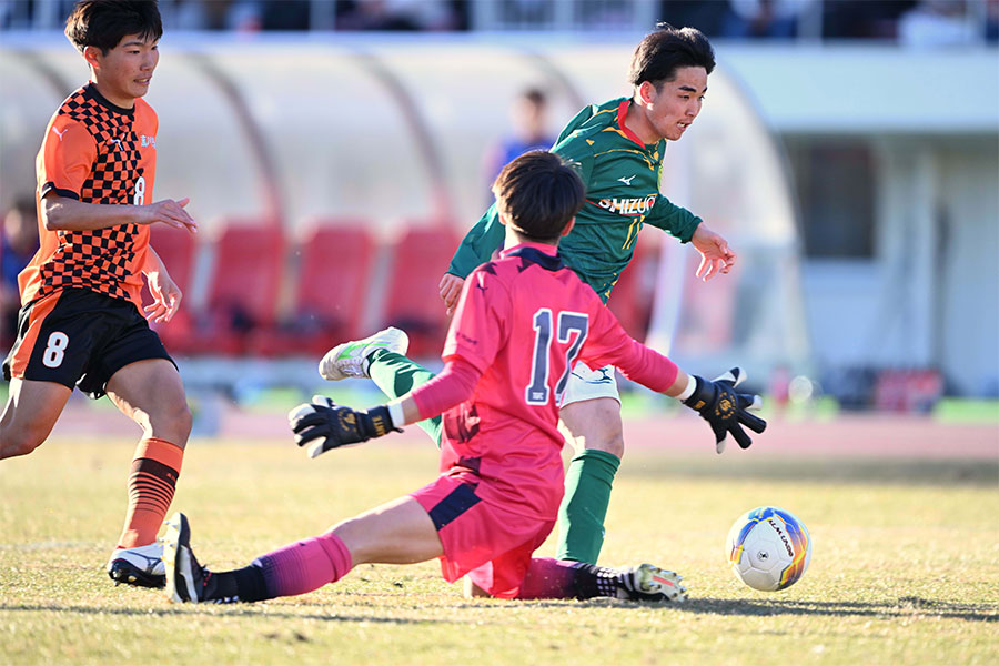 静岡学園が高川学園に競り勝ち、ベスト8進出を決めた【写真：徳原隆元】