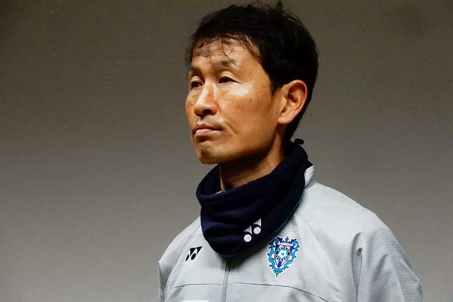 福岡の金明輝監督【写真：FOOTBALL ZONE編集部】