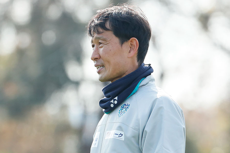 福岡・金明輝監督【写真：(C) avispa fukuoka】