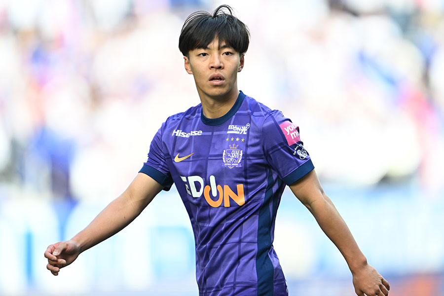 中村草太が横浜FC戦で決勝ゴールを決めた【写真：徳原隆元】