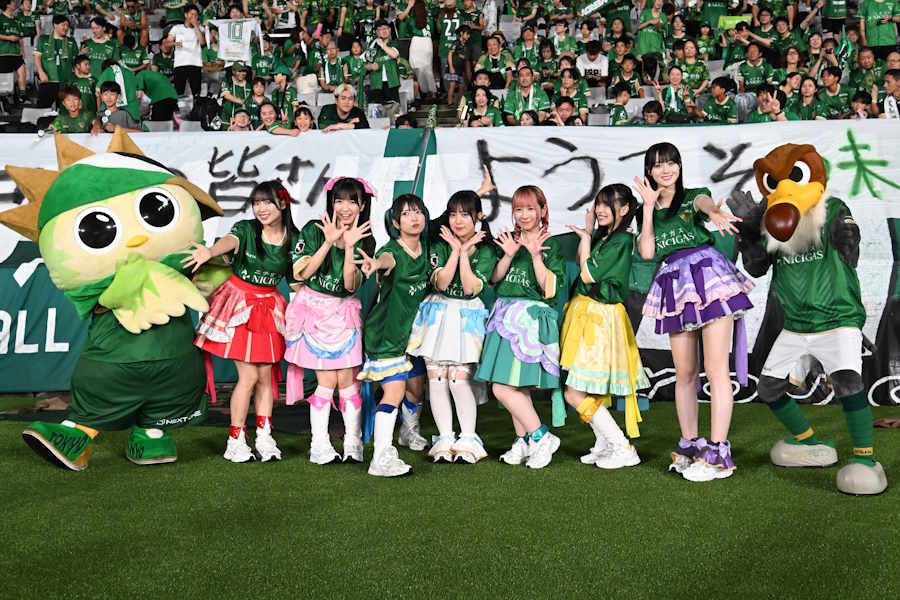 アイドルグループ「Appare!」の朝比奈れいさんが東京V×鹿島を観戦【写真：徳原隆元】