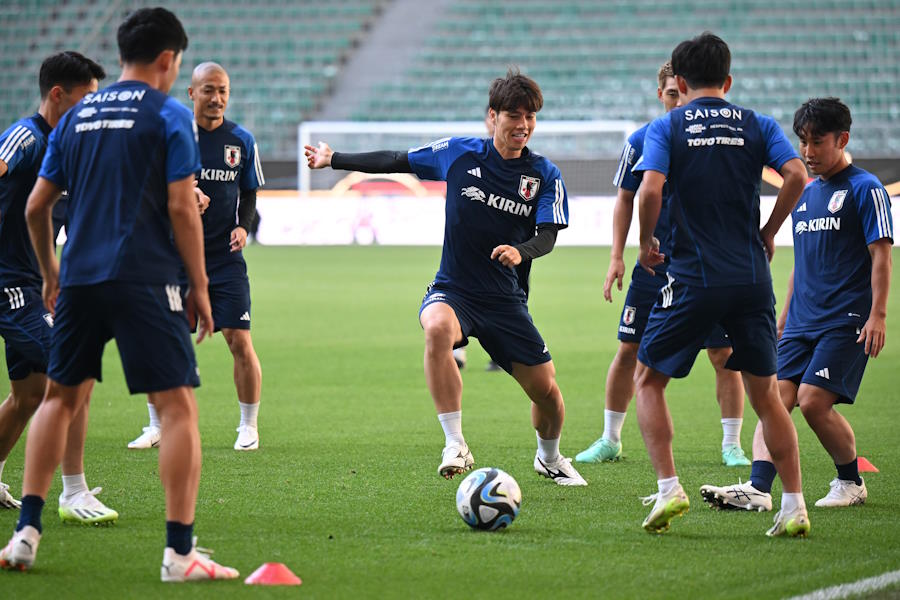 ドイツと対戦する森保ジャパン【写真：Getty Images】