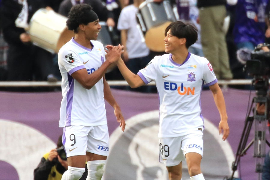 中村草太（写真右）がACL2のラウンド16で2ゴール【写真：Noriko NAGANO】